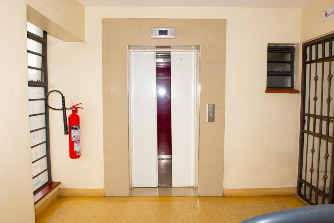 Mercy-Phillips Apartments Located At Eagle Tower Building Nairobi City Centre Eksteriør bilde