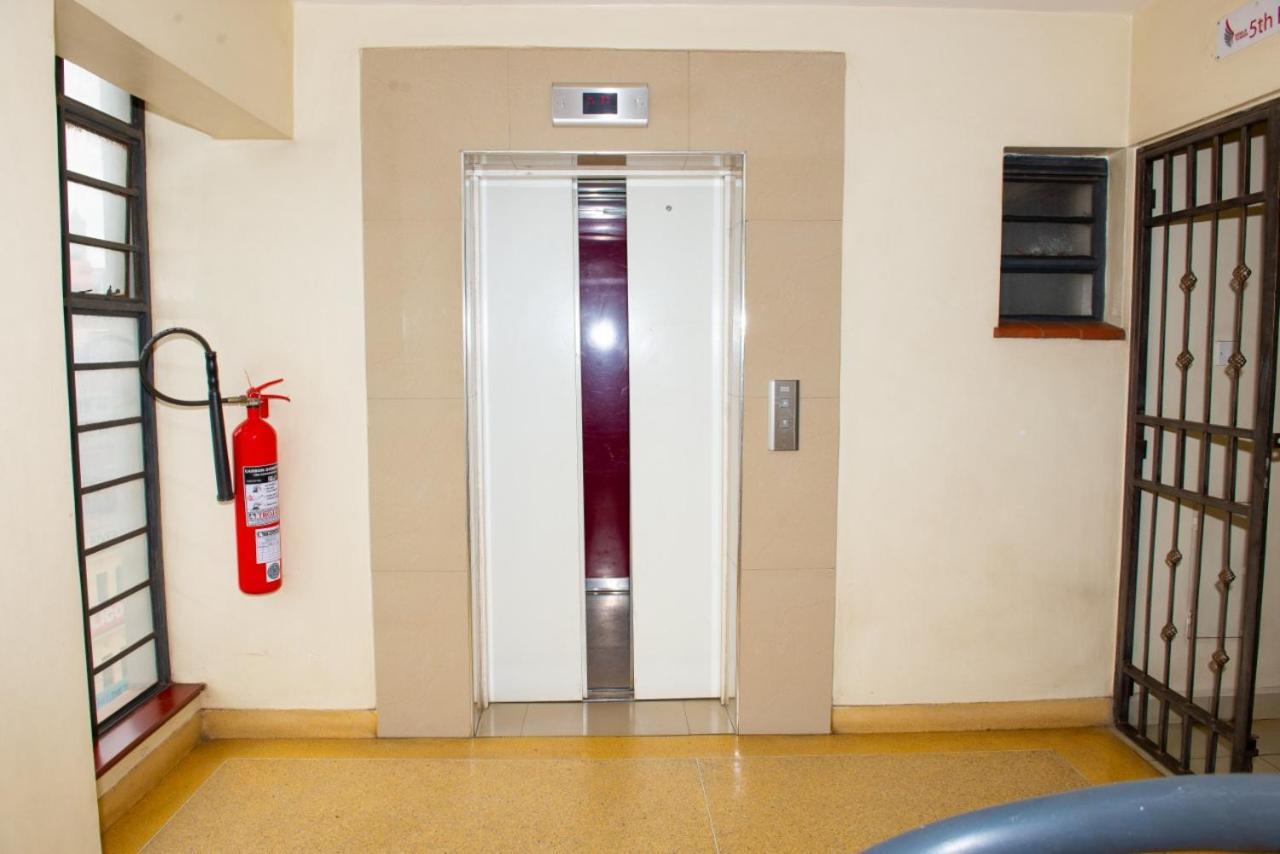 Mercy-Phillips Apartments Located At Eagle Tower Building Nairobi City Centre Eksteriør bilde